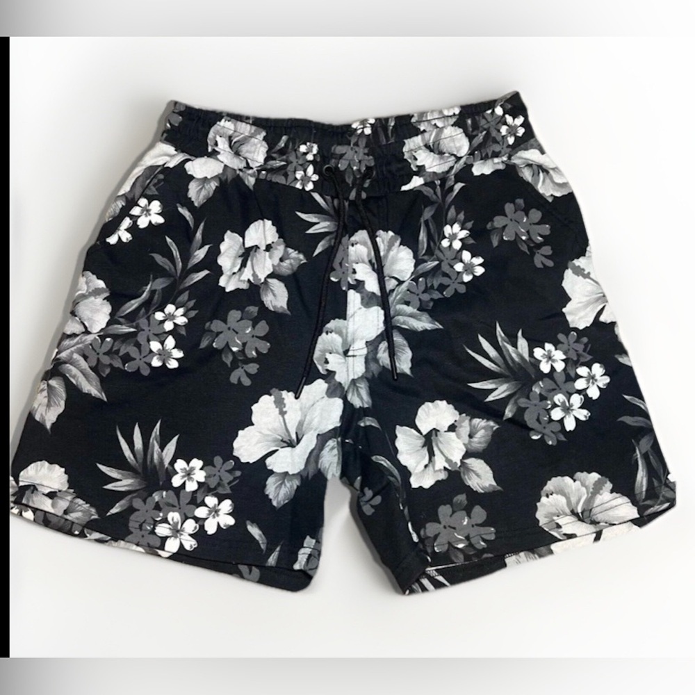 Men's Large floral Cotton shorts EUC CSG Black White Gray Gym workout Hawaiian